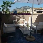 Large Terrace Near Politeama アパート パレルモ